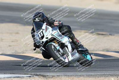 media/Dec-07-2025-CVMA (Sun) [[3e7d2de5dc]]/Race 7-Formula Lightweight Twins Shootout/